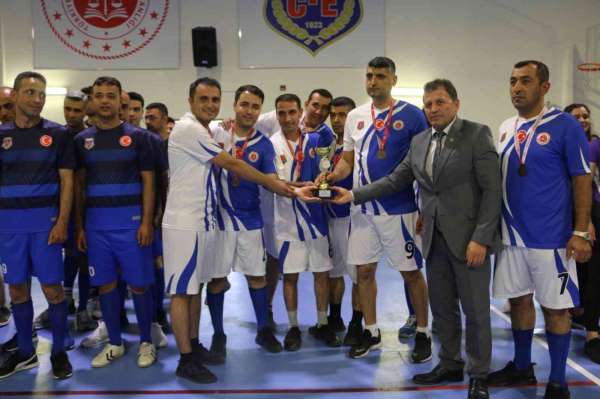 Şehit İnfaz ve Koruma Memuru Cengiz Yiğit Voleybol Turnuvası sona erdi - Kayseri haber
