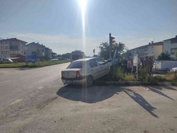 Kastamonu'da iki ayrı kazada 4 kişi yaralandı