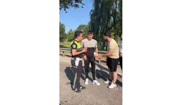 Ailesi kaza yapınca, polis ekipleri sınava yetiştirdi