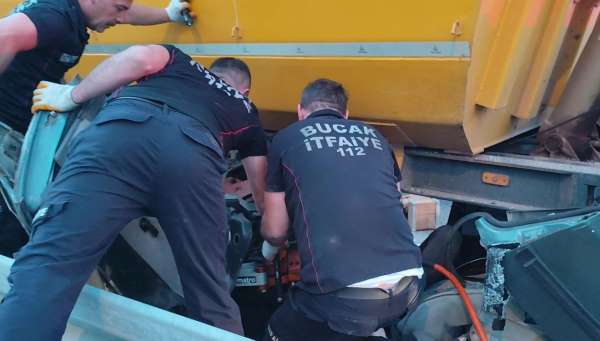 Burdur'da feci kaza: 18 yaşındaki sürücü hayatını kaybetti