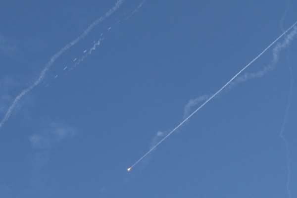 İran, ABD saldırısı sonrası İsrail'in 10 noktasını füzelerle hedef aldı: 16 yaralı