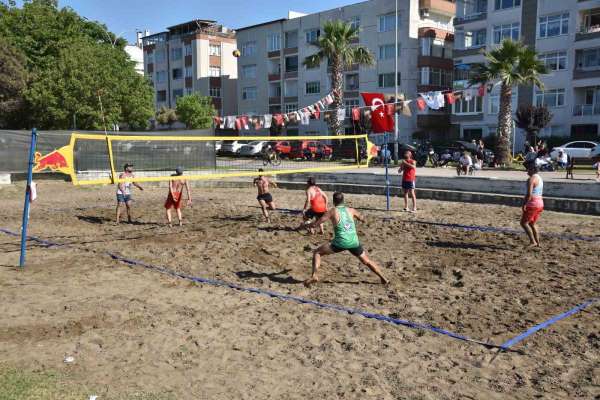 Atakum'da plaj voleybolu heyecanı yaşandı