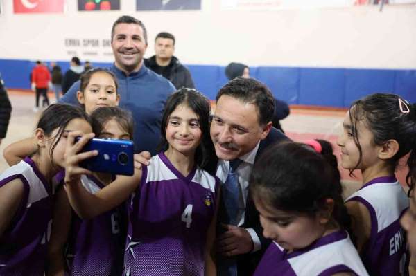 Vali Çiçek: 'ERVA Spor Okulları'na kayıtlar artık bir tık ötede'