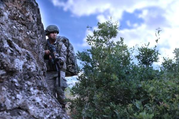 4 PKK'lı terörist Silopi'de teslim oldu 