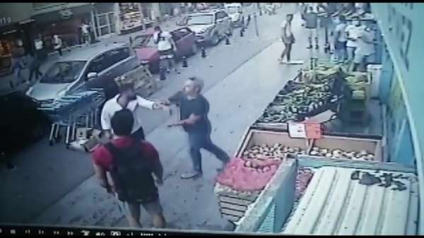 (Özel) - Kadıköy'de bıçaklı dehşet kamerada