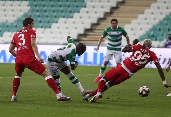 TFF 1. Lig Play-Off Yarı Final: Bursaspor: 0 - Adana Demirspor: 0 (İlk yarı sonu
