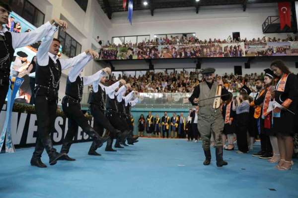 Avrasya Üniversitesinden unutulmayacak mezuniyet töreni