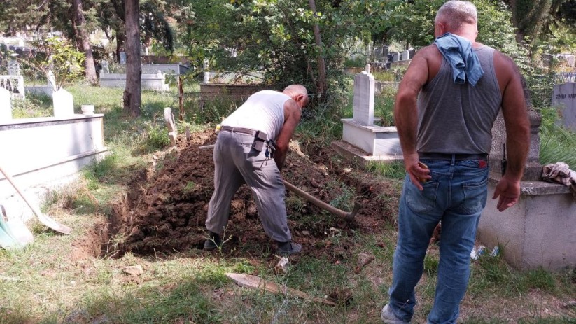 Samsun'da mezarlıktan silah çıktı