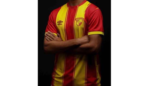 Göztepe, yeni sezon formalarını tanıttı