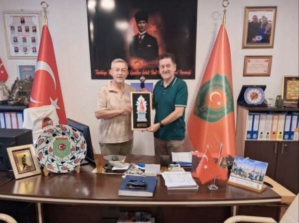Hasan Fehmi Kinay'dan Şehit Aileleri Derneği'ne ziyaret