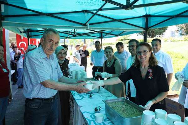 Nilüfer Belediyesi'nden şehit ve gazi yakınlarına aşure ikramı