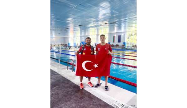 Denizli Büyükşehir Belediyesporlu yüzücüler altın madalyaları topladı