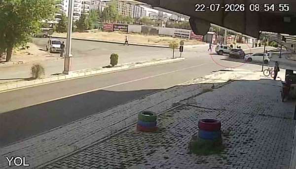 Dün vatandaş kıl payı kurtulmuştu aynı sokakta ikinci kaza
