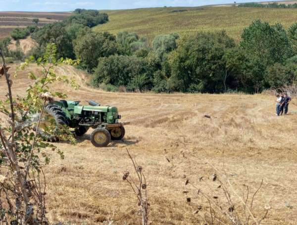 Traktör kazası geçirdi cesedi 15 saat sonra bulundu