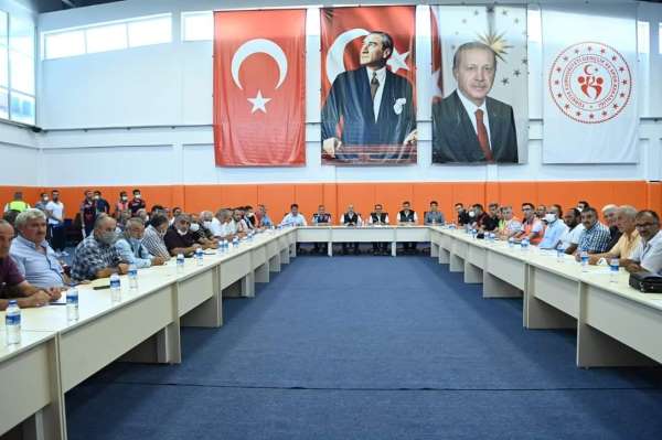 Türkeli'de iki bakan, muhtarlarla değerlendirme toplantısı gerçekleştirdi