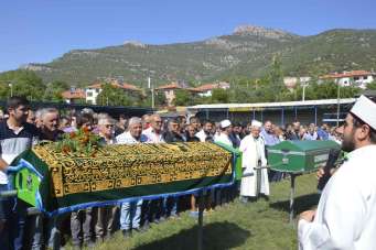 Muğla'daki kazada hayatını kaybeden 4 kişi Burdur'da toprağa verildi