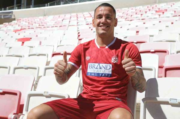 Sivasspor, Rey Manaj'ı renklerine bağladı