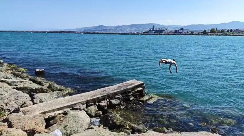 Samsunlular, denize girdikleri alanda güvenlik ve düzenleme talep ediyor