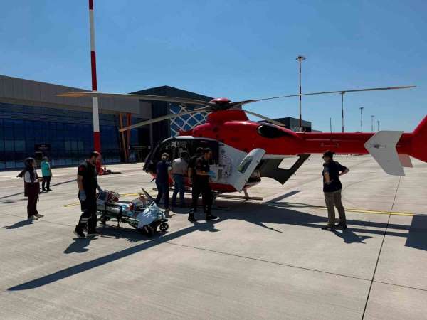 4 aylık bebek hava ambulansı ile İstanbul'a sevk edildi
