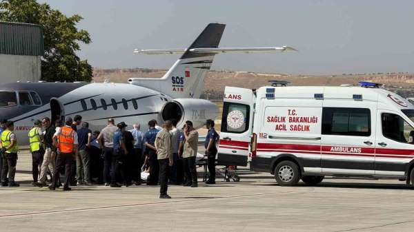 Bıçaklanan Milletvekili Melih Meriç ambulans uçakla İstanbul'a sevkedildi