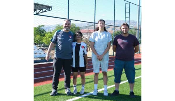 Erzincanlı 2 sporcu U-17 Kız Milli Takımı Kampına davet edildi