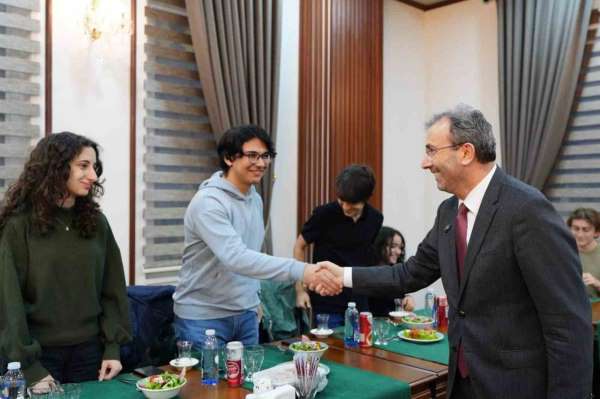 Üniversiteyi ilk kez kazanan öğrencilere 20 bin TL eğitim desteği