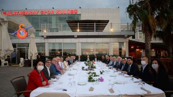 Galatasaray Yönetim Kurulu Kalamış'ta bir araya geldi 