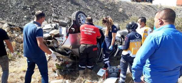 Sivas'ta trafik kazası 1 ölü 2 karalı 