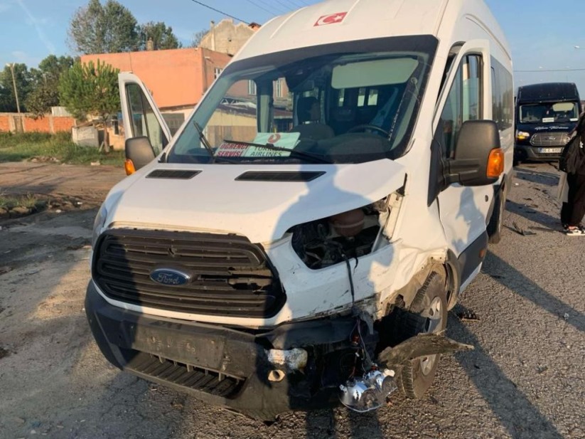 Samsun'da otomobil öğrenci servisi ile çarpıştı: 5 yaralı