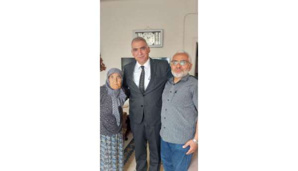 Emniyet müdürü, şehit babası ve babaannesinin elini öperek göreve başladı