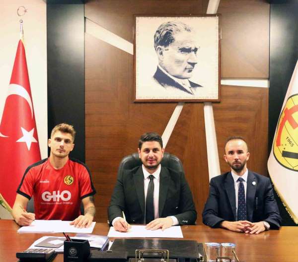 Eskişehirspor'da yeni stoper transferi