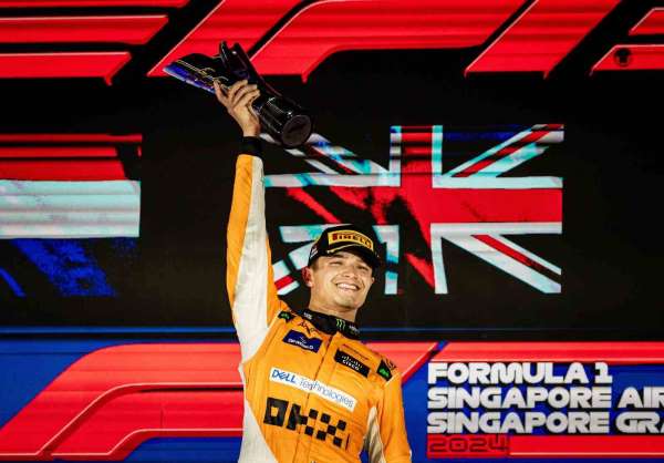 Singapur Grand Prix'sini Lando Norris kazandı