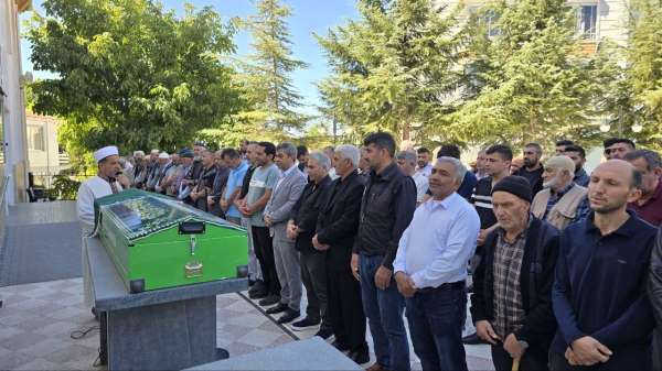 3 padişah, 12 cumhurbaşkanı gören 127 yaşındaki Amasyalı 'Ayşe Nine' vefat etti