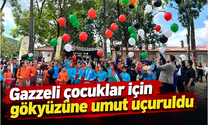 Gazzeli çocuklar için gökyüzüne umut uçuruldu
