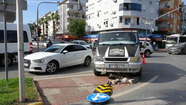 Antalya'da ağır çekim gibi kaza