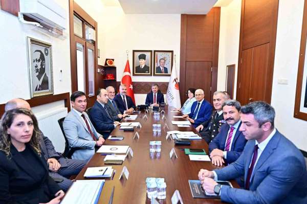 Eskişehir'de üniversitelerde huzur ve güvenliğin sağlanmasına yönelik toplantı yapıldı
