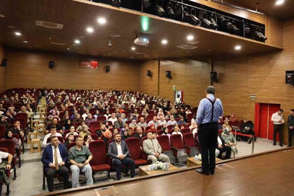 Hayati İnanç, Vezirköprü'de kitapseverlerle buluştu