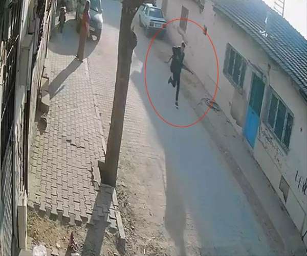 Manisa'da okul önünde silahlı saldırı: 2 yaralı