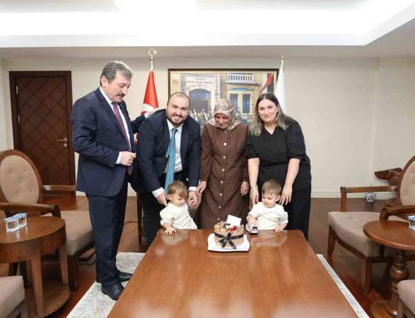 Şehidin ikiz yeğenlerine valilik makamında sürpriz doğum günü kutlaması