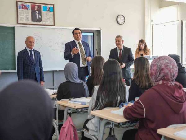 Yılmaz'dan üniversite öğrencilerine büyük destek