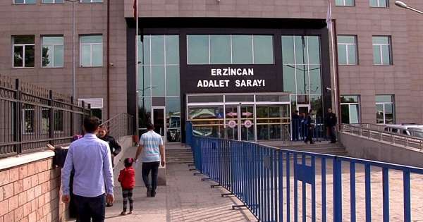 Erzincan'da bıçak tehdidiyle motosiklet gasp eden 2 kişi tutuklandı 