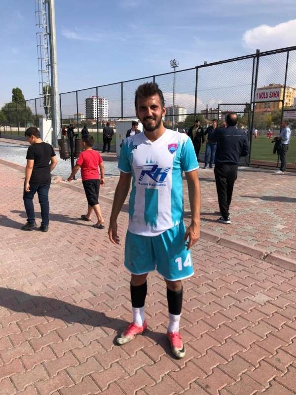 Seyit Nergis attığı gollerle takımını sırtlıyor