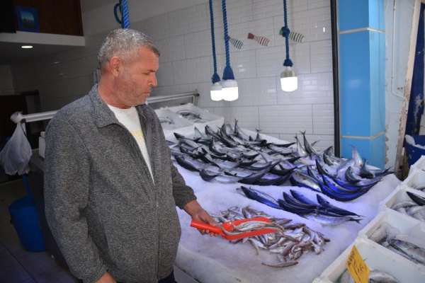 Sinop'ta 3 günlük kötü hava balık fiyatlarını 3'e katladı 