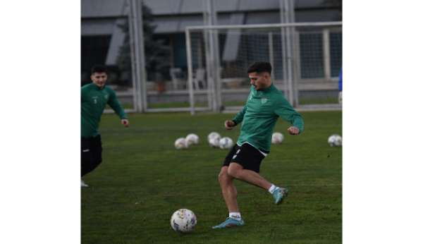 İnegölspor maçı hazırlıklarını tamamlayan Bursaspor kampa girdi