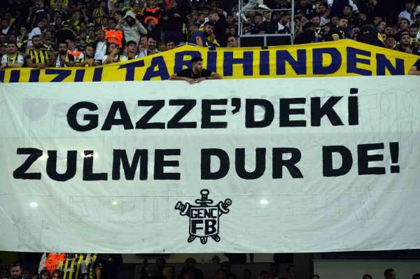 Fenerbahçe tribünlerinden Filistin'e destek