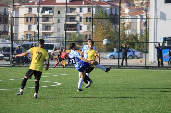 Kilimli Belediyespor tek golle Gökçebeyspor'u devirdi