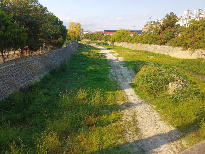 Samsun'da etkili olan sağanak, akarsuları coşturdu