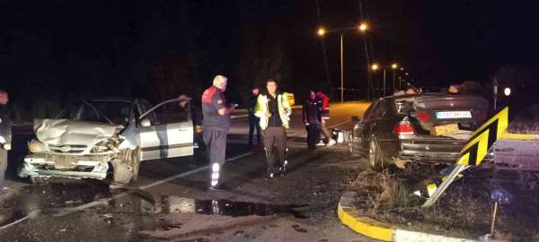 Erzincan'da trafik kazası: 2 yaralı