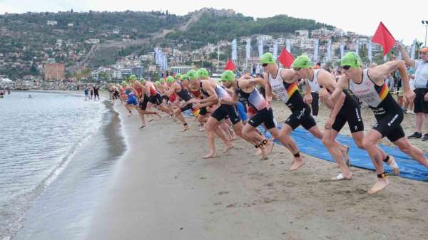 Halk Triatlonu 33. Alanya Uluslararası Triatlon Yarışması'yla geri dönüyor