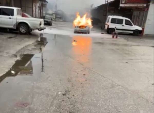 Tokat'ta muayeneye götürülen otomobil kül oldu